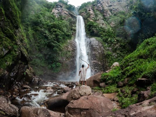Quillabamba Travel - Catarata de Illapani: El Tesoro Natural de Echarati, Selva Cusqueña