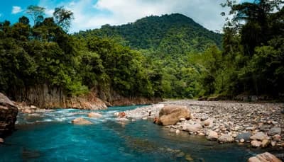 Quillabamba Travel - Río Yoyato: el río turquesa del Santuario Nacional Megantoni
